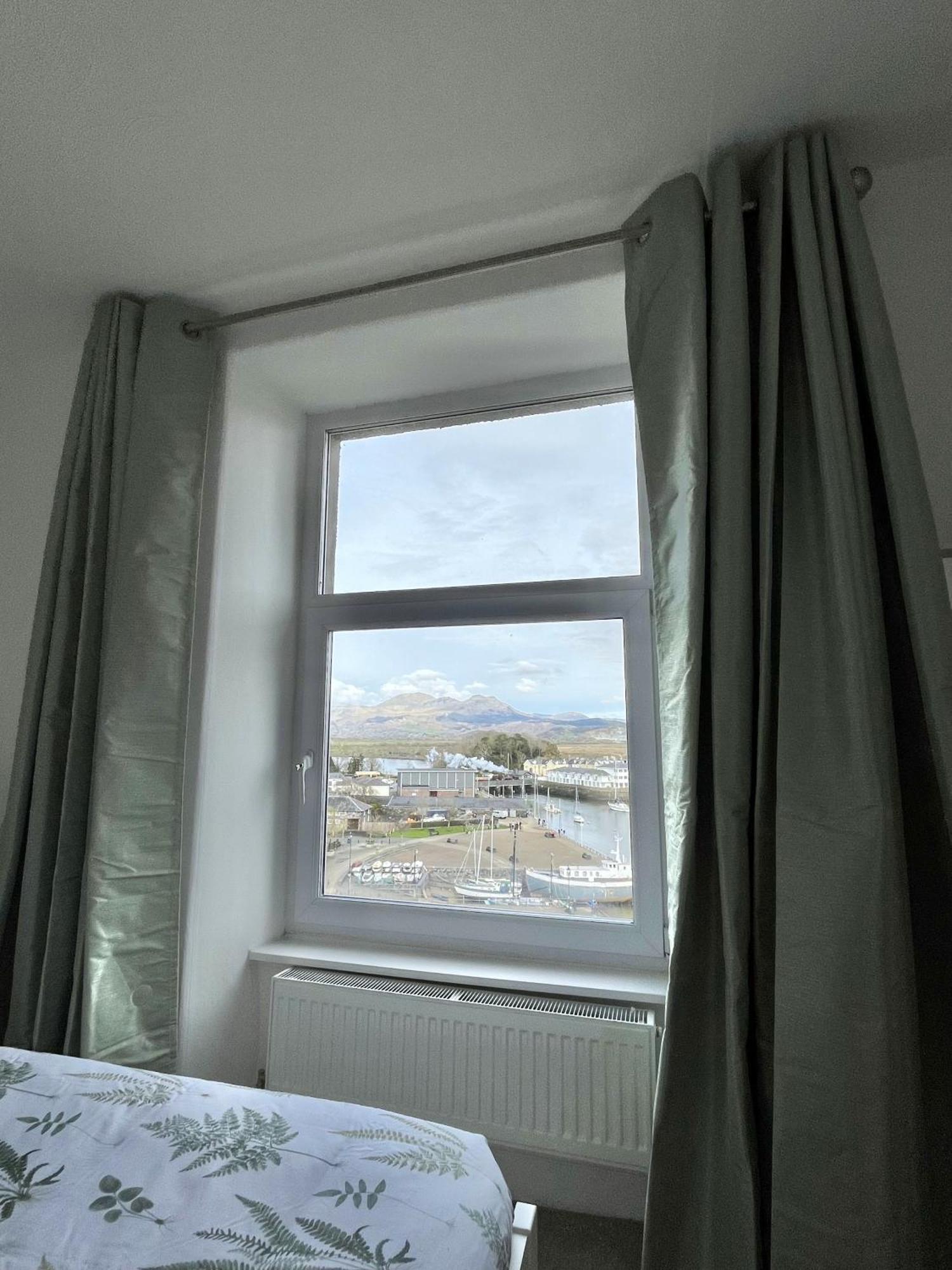 Harbour & Mountain Views, Porthmadog House, Sleeps 9, 4 Bedrooms, Two And Half Bathrooms Exterior foto